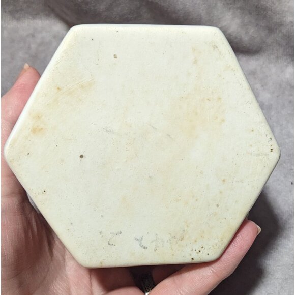 Vintage Floral Blue And White Hexagonal Ceramic Trinket Box - Picture 9 of 10